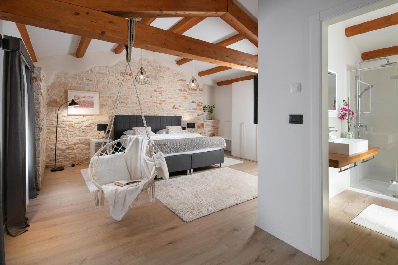 House Noe- With Hot Tub *